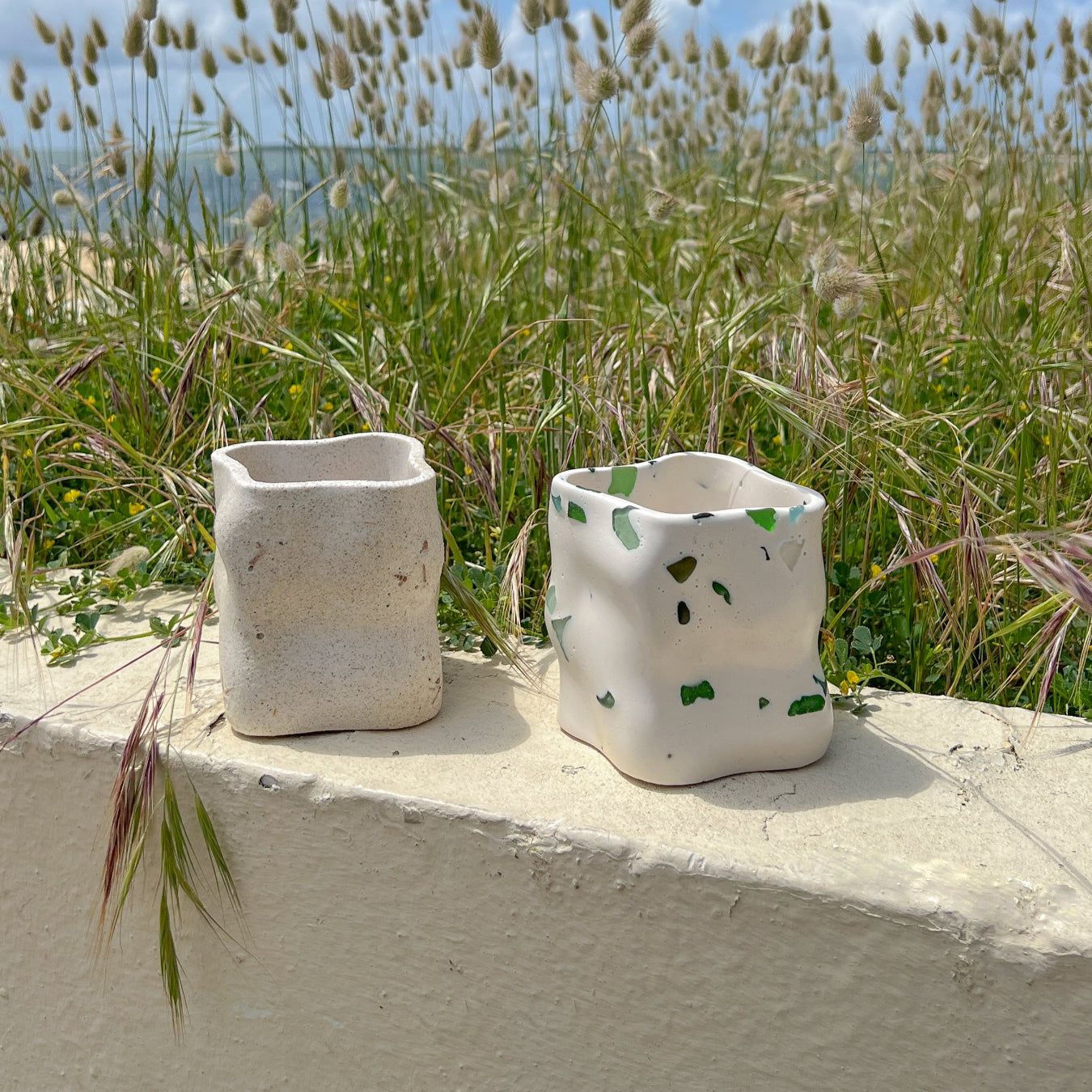 Pot Pitchoun série GOURMANDISE de la marque Meemo studio 10x12cm. Réalisé en jesmonite, une résine écoresponsable
